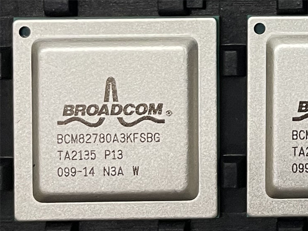 BCM82780